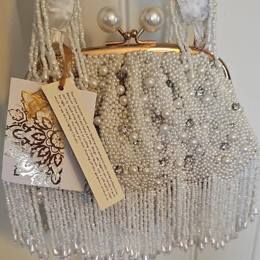 NWT VIRAL TIKTOK India Boutique Zhuu Pearl Beaded White Tassel Clutch